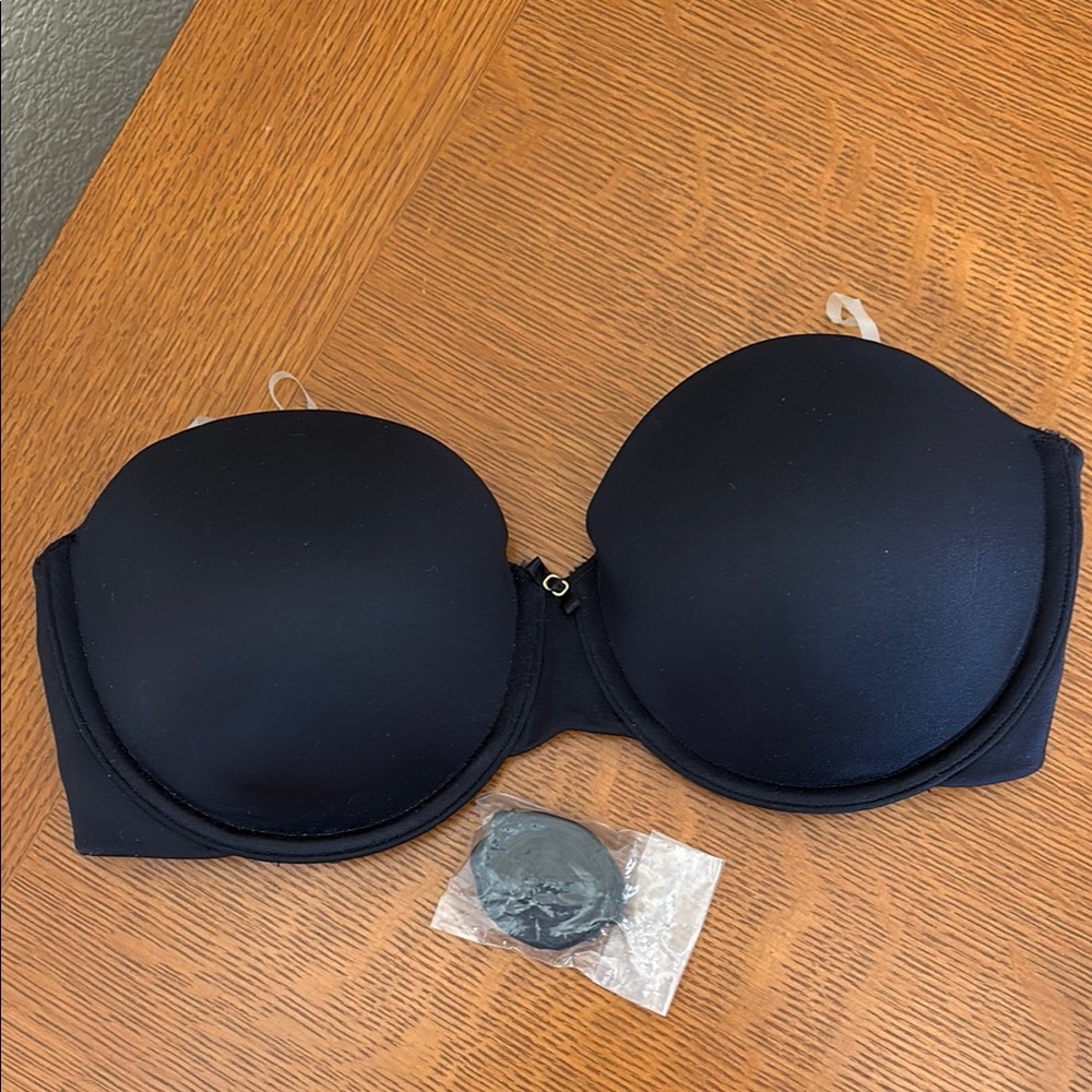 Vanity Fair Black Strapless Bra with Seamless Support